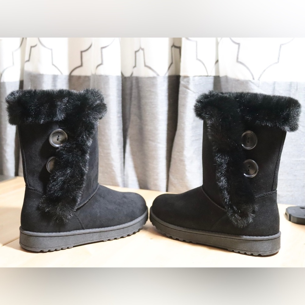 SO Abigail black boots with faux fur, size 6 or 6.5